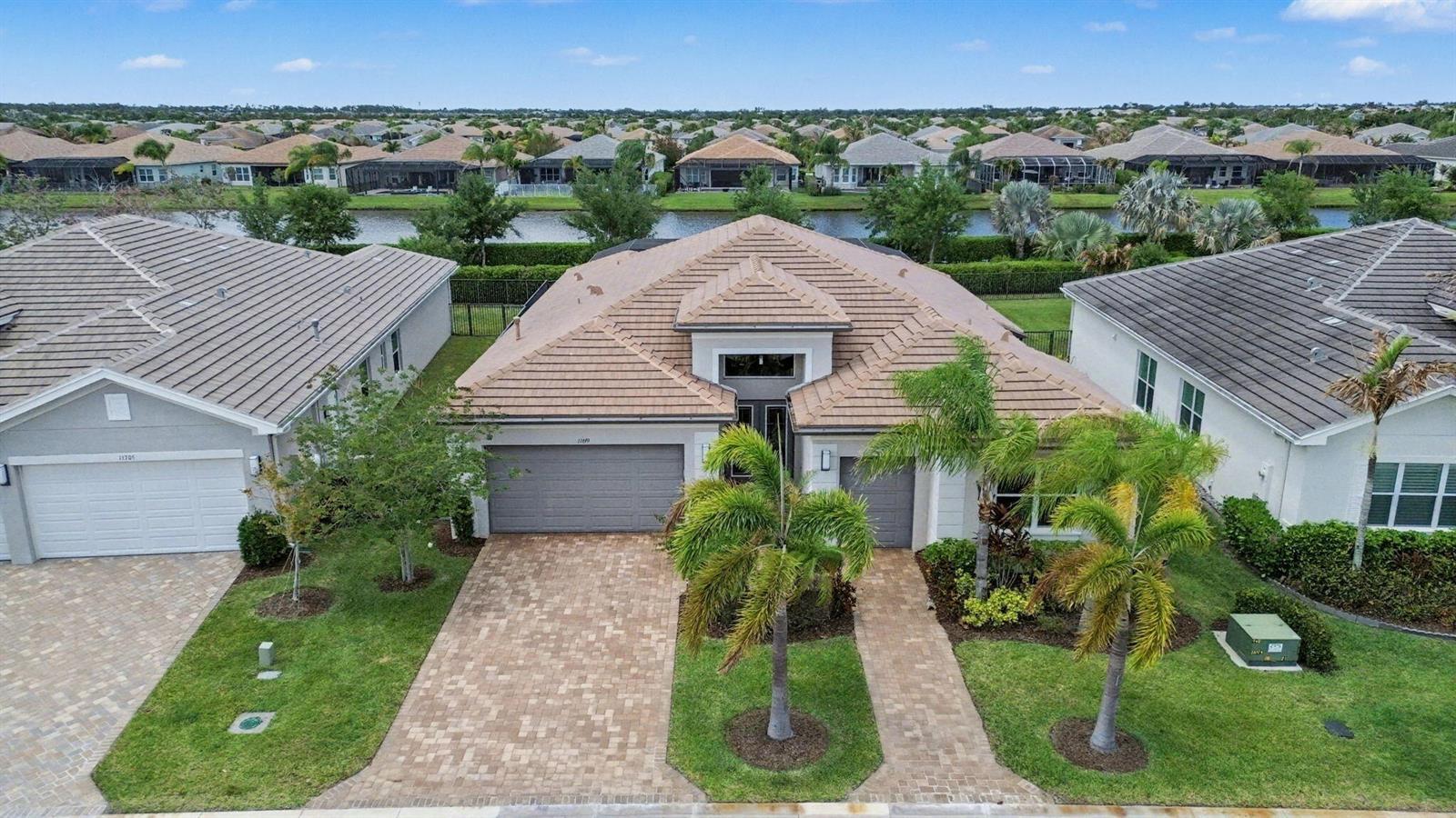 11699 SW Coronado Springs Drive, Port St. Lucie FL 34987 photo 2