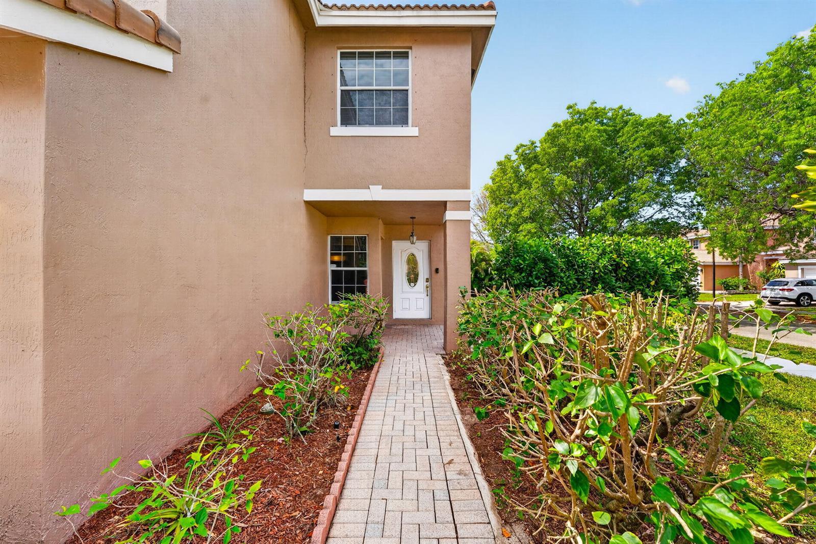 7962 N Silverado Circle, Hollywood FL 33024 photo 4