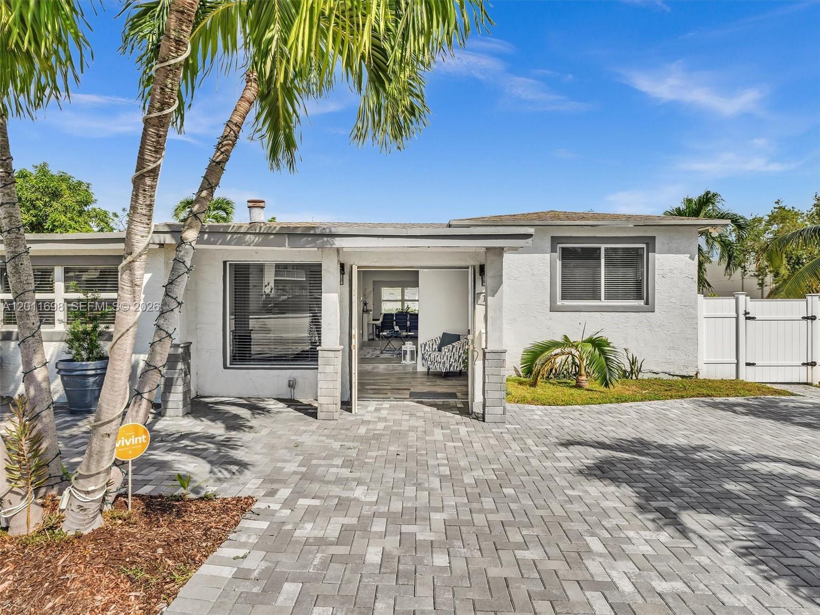 100 NW 8th Ave, Hallandale Beach FL 33009 photo 2