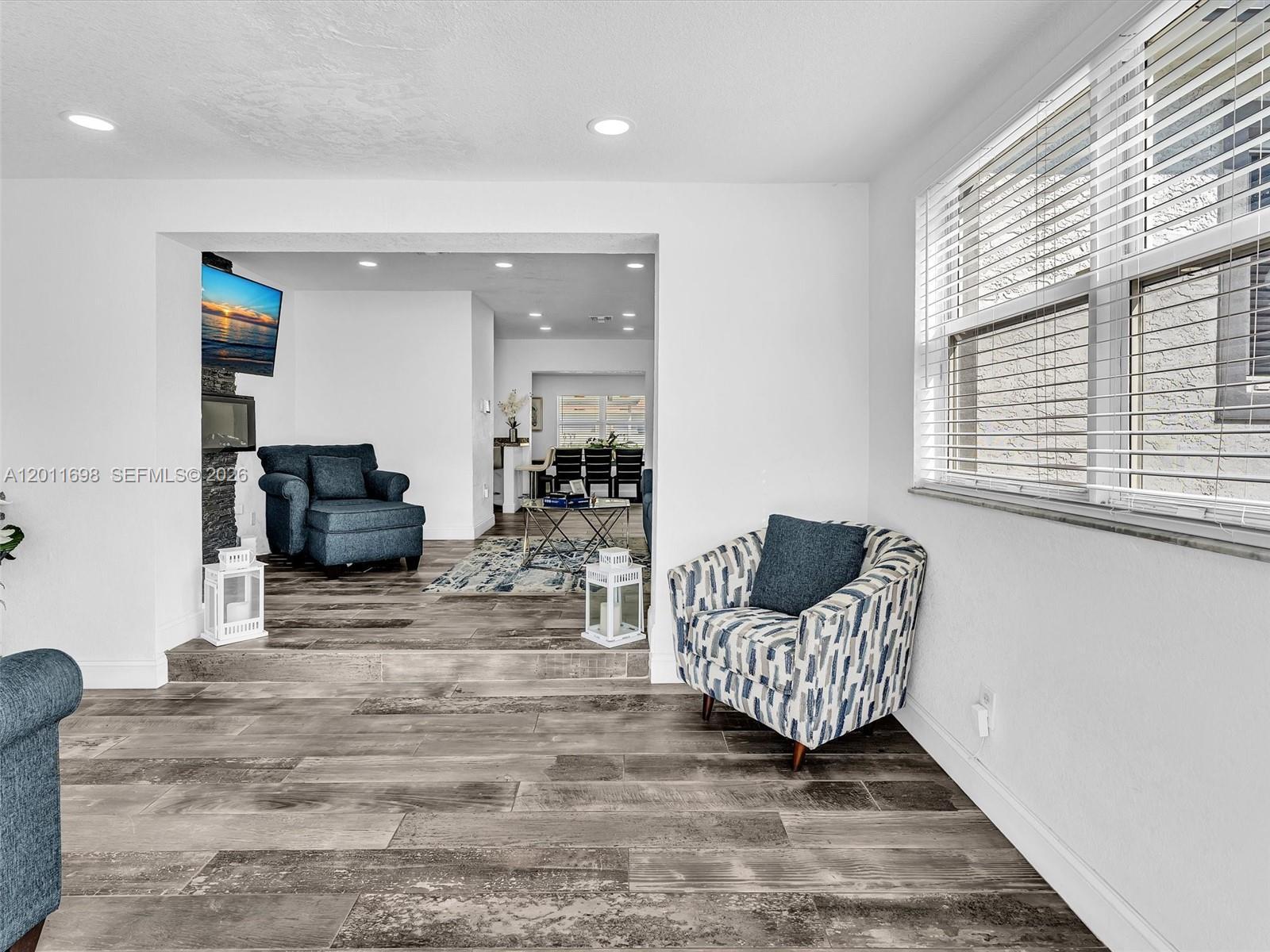 100 NW 8th Ave, Hallandale Beach FL 33009 photo 3