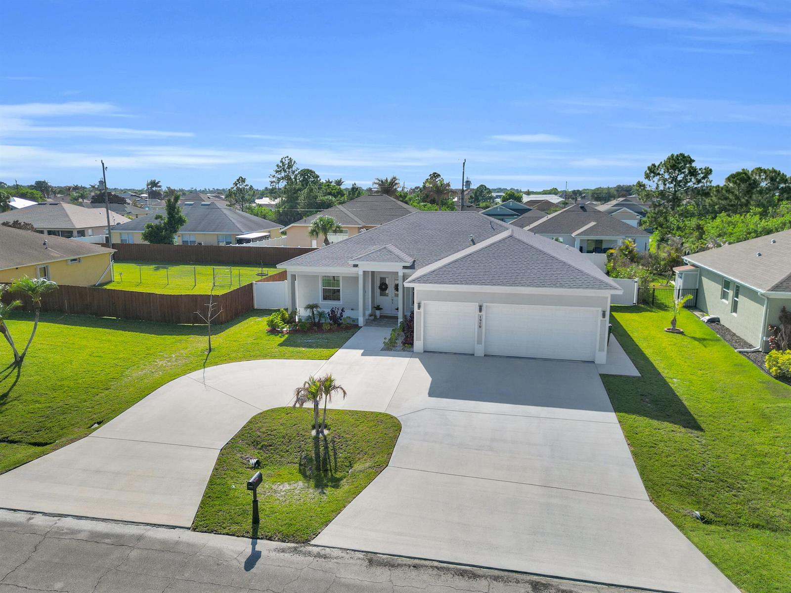 1950 SW Glendale Street, Port St. Lucie FL 34987 photo 2