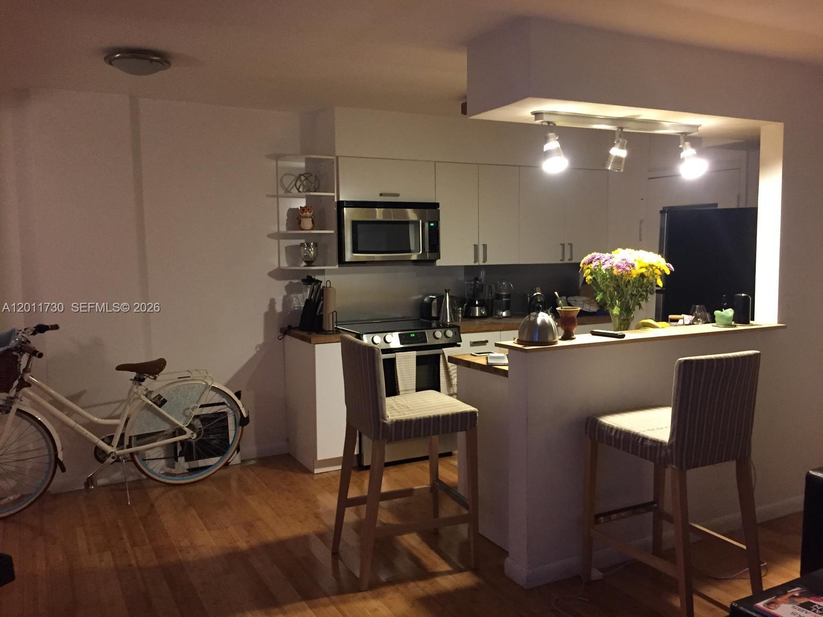 949 Pennsylvania Ave # 309, Miami Beach FL 33139 photo 2