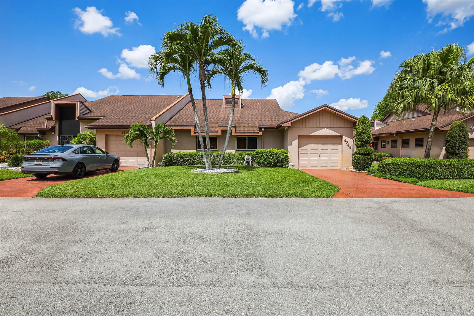 4733 S Fountains Dr S, Lake Worth FL 33467 photo 2