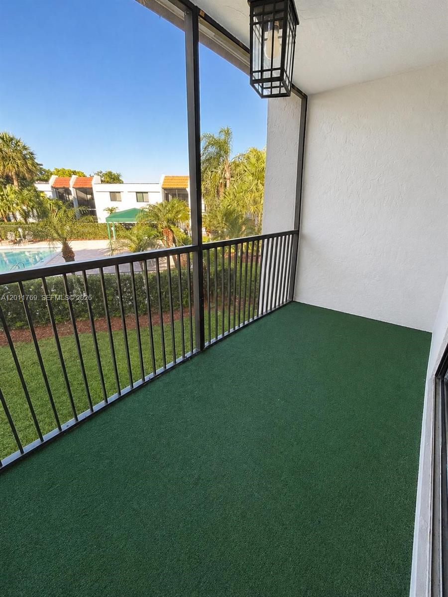 286 Racquet Club Rd # 204, Weston FL 33326 photo 2