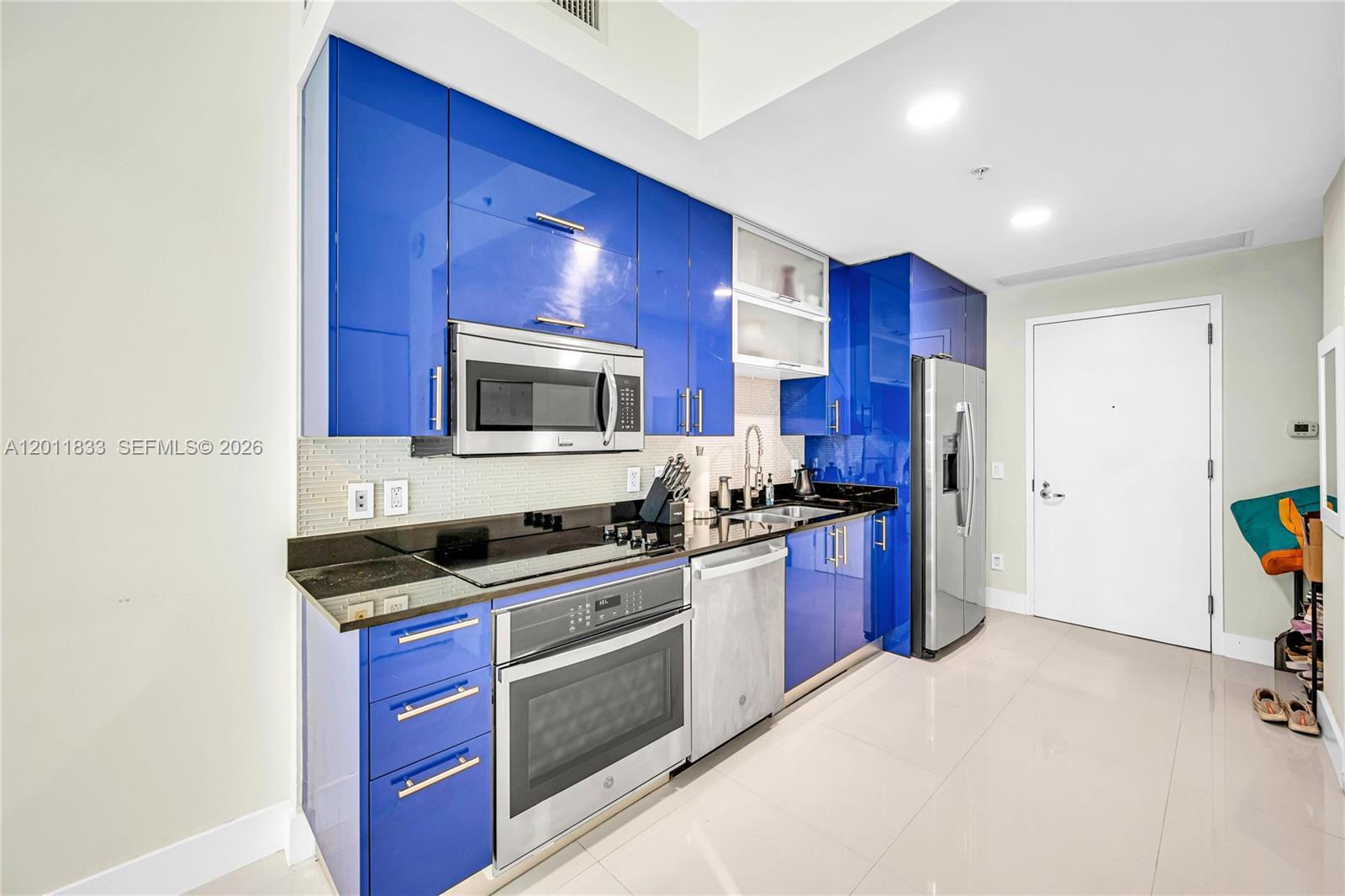 60 SW 13th St # 2014, Miami FL 33130 photo 3