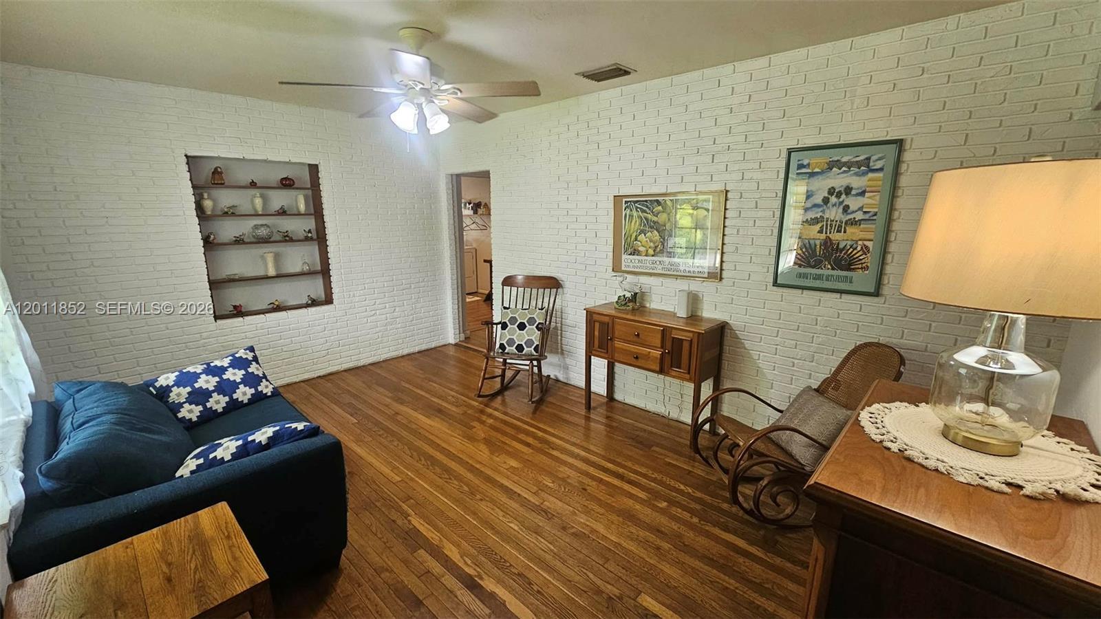 831 Wren Ave, Miami Springs FL 33166 photo 2
