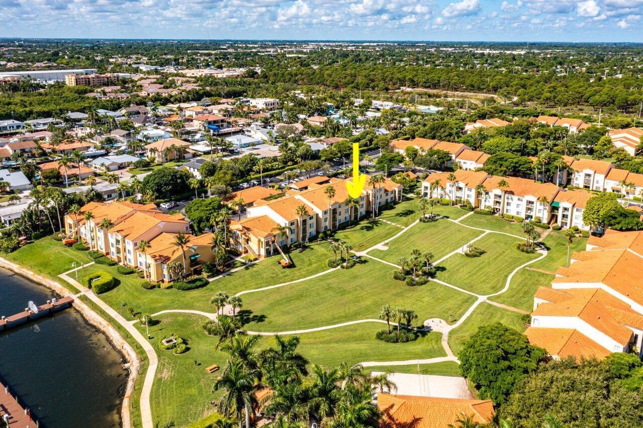 157 Yacht Club Way # 206, Hypoluxo FL 33462