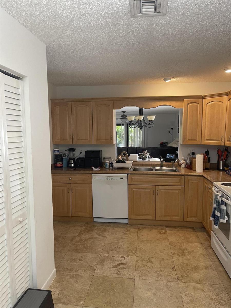 468 NE 42nd Street, Boca Raton FL 33431 photo 3