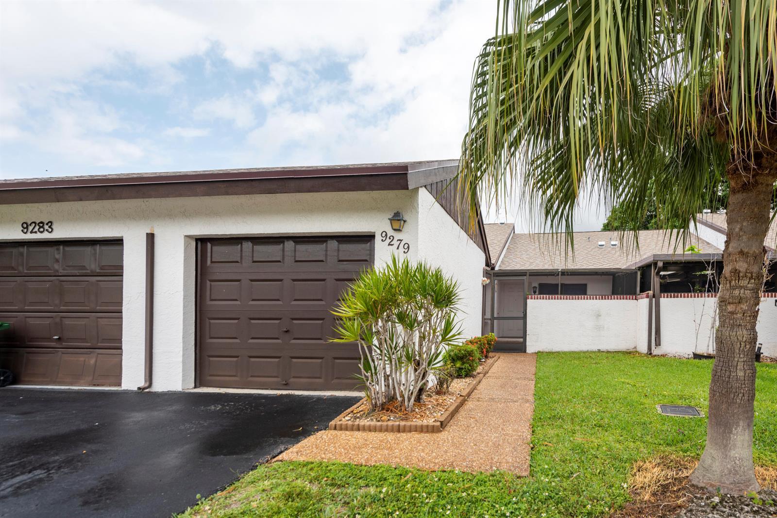 9279 Wedgewood Drive # B20, Tamarac FL 33321 photo 2