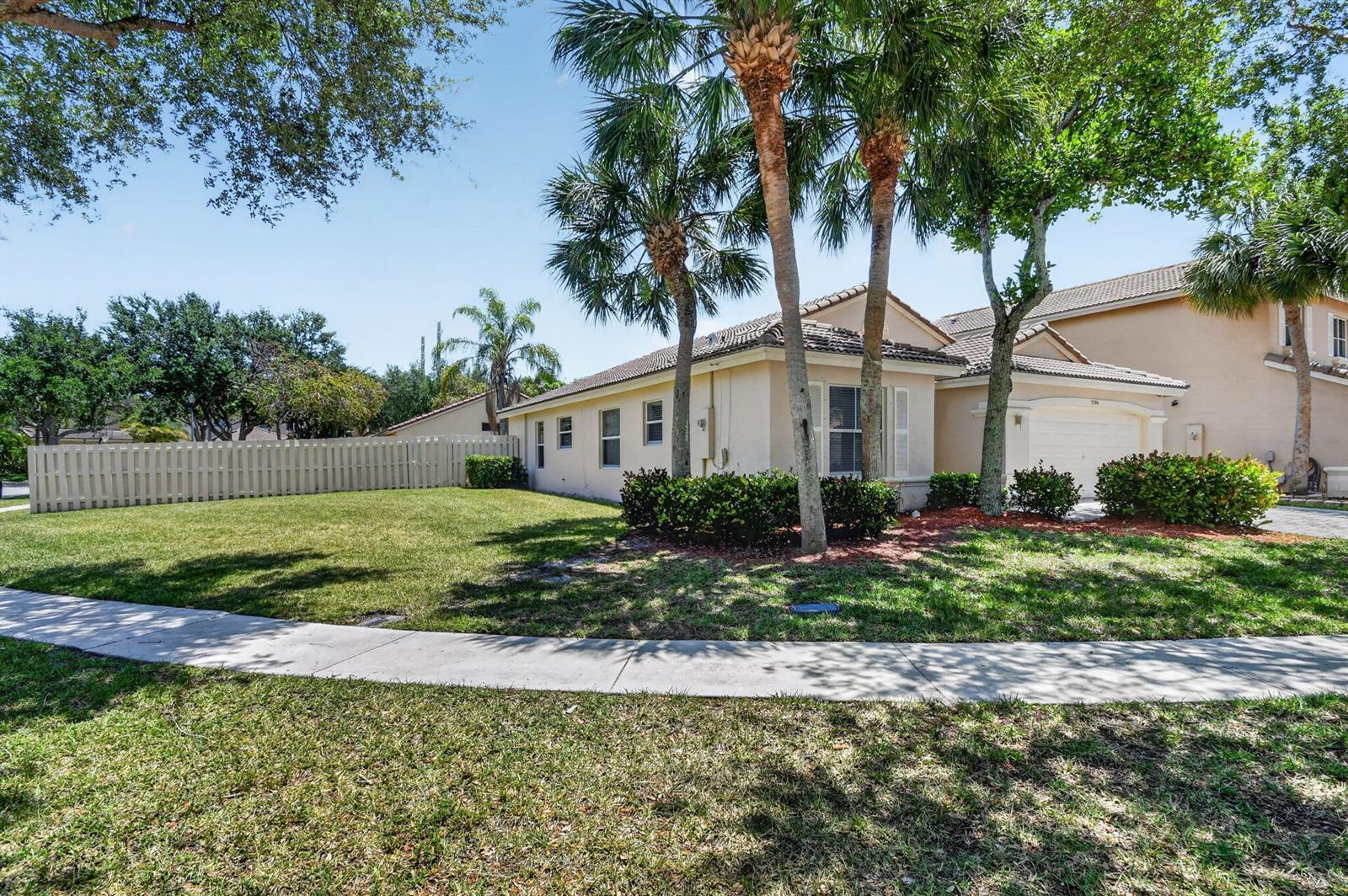 3746 Torres Circle, West Palm Beach FL 33409 photo 5