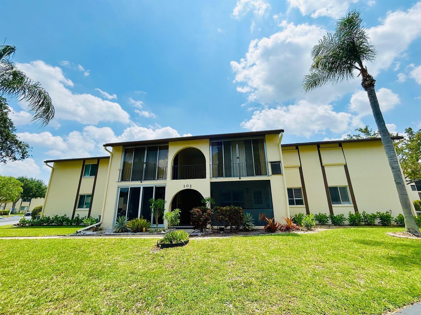 102 Lake Pine Circle # 1, FL 33463