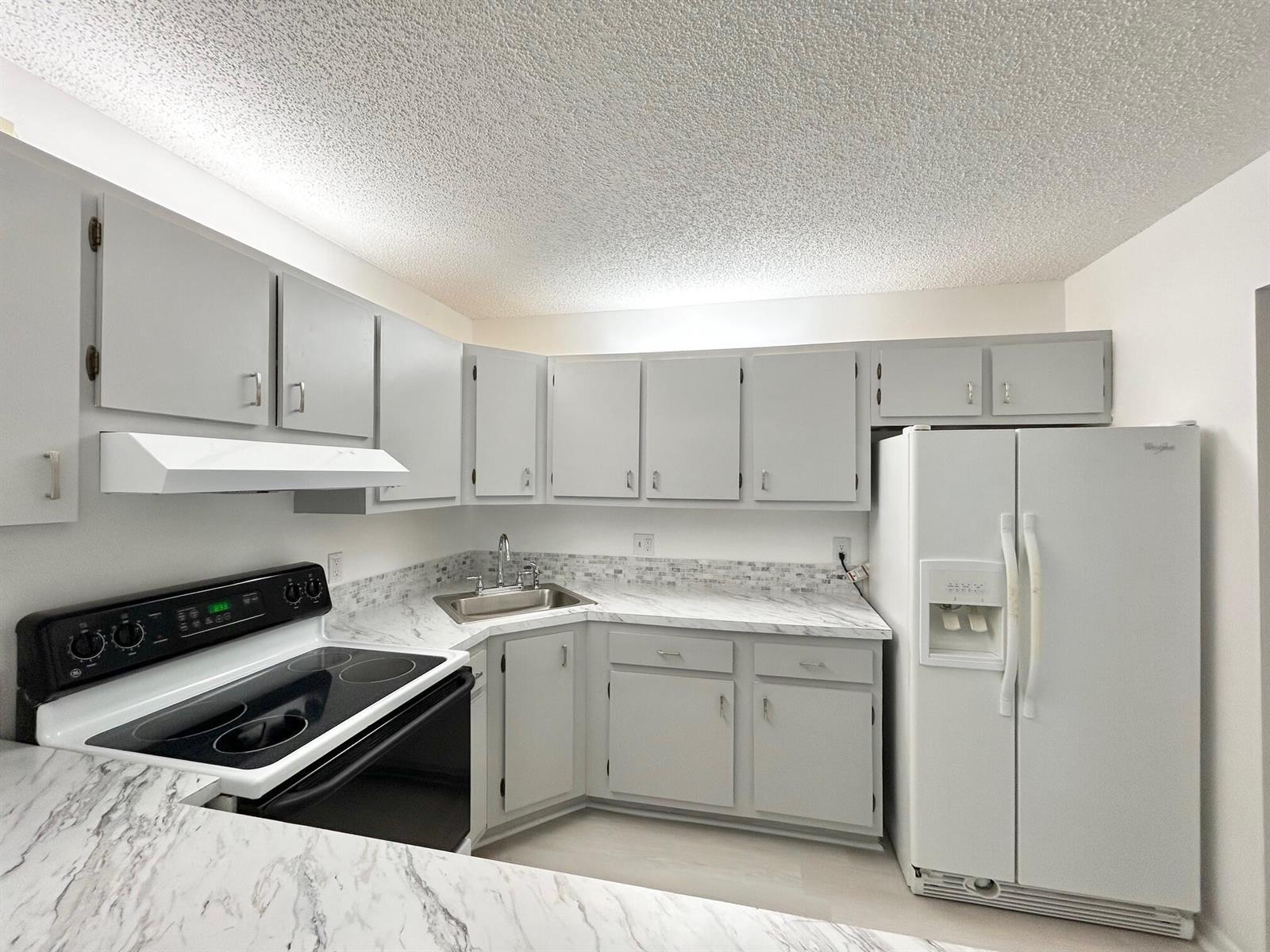 102 Lake Pine Circle # 1, FL 33463 photo 4