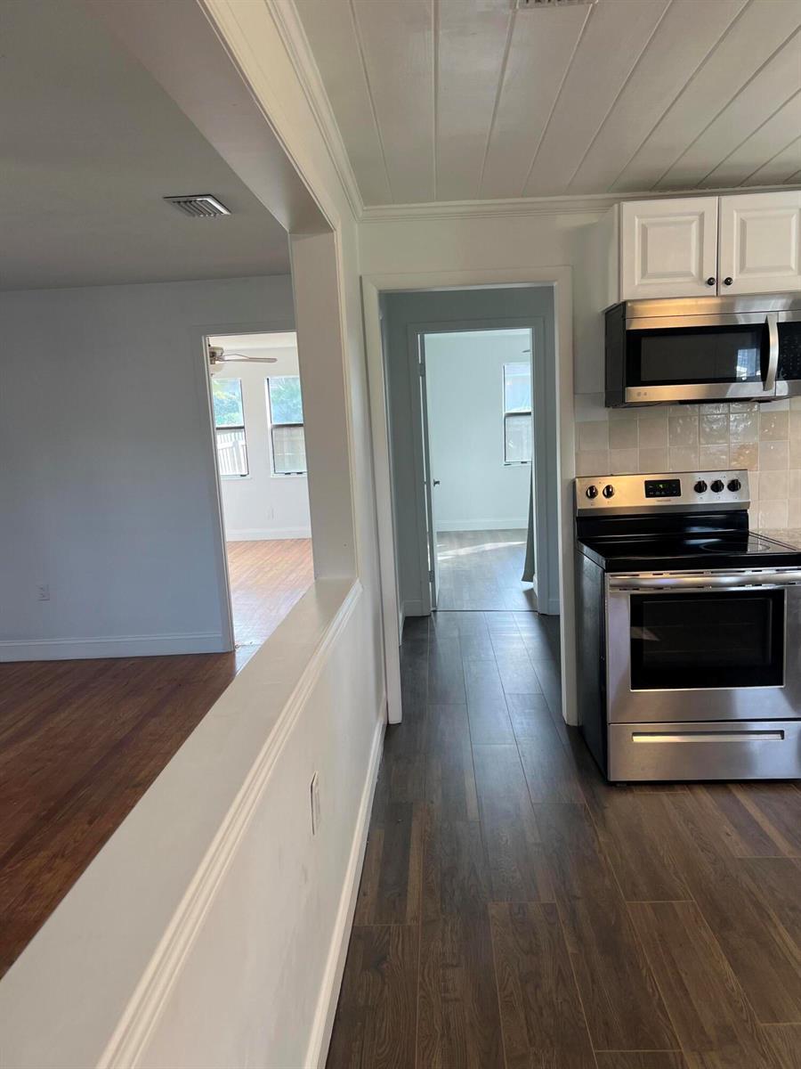 1005 20th Avenue, Vero Beach FL 32960 photo 2