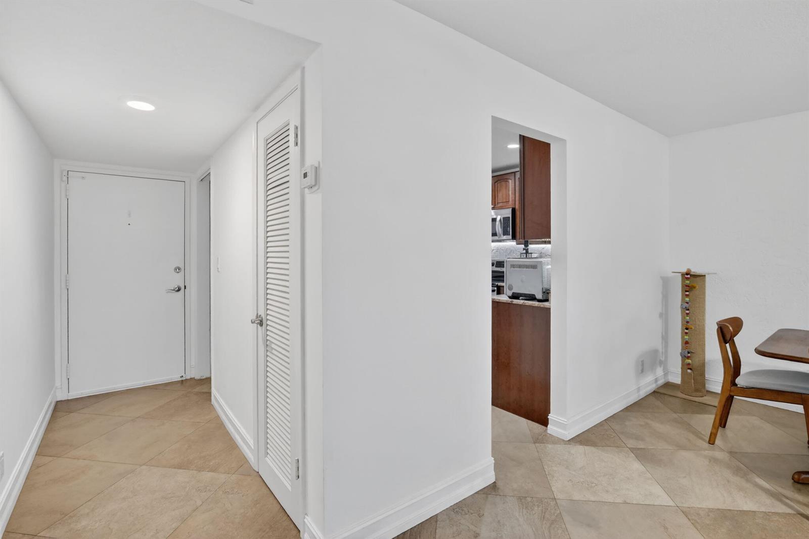 9101 Jacaranda Lane # 107, Plantation FL 33324 photo 5