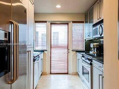 208 Washington Ave # 11, Miami Beach FL 33139 photo 5