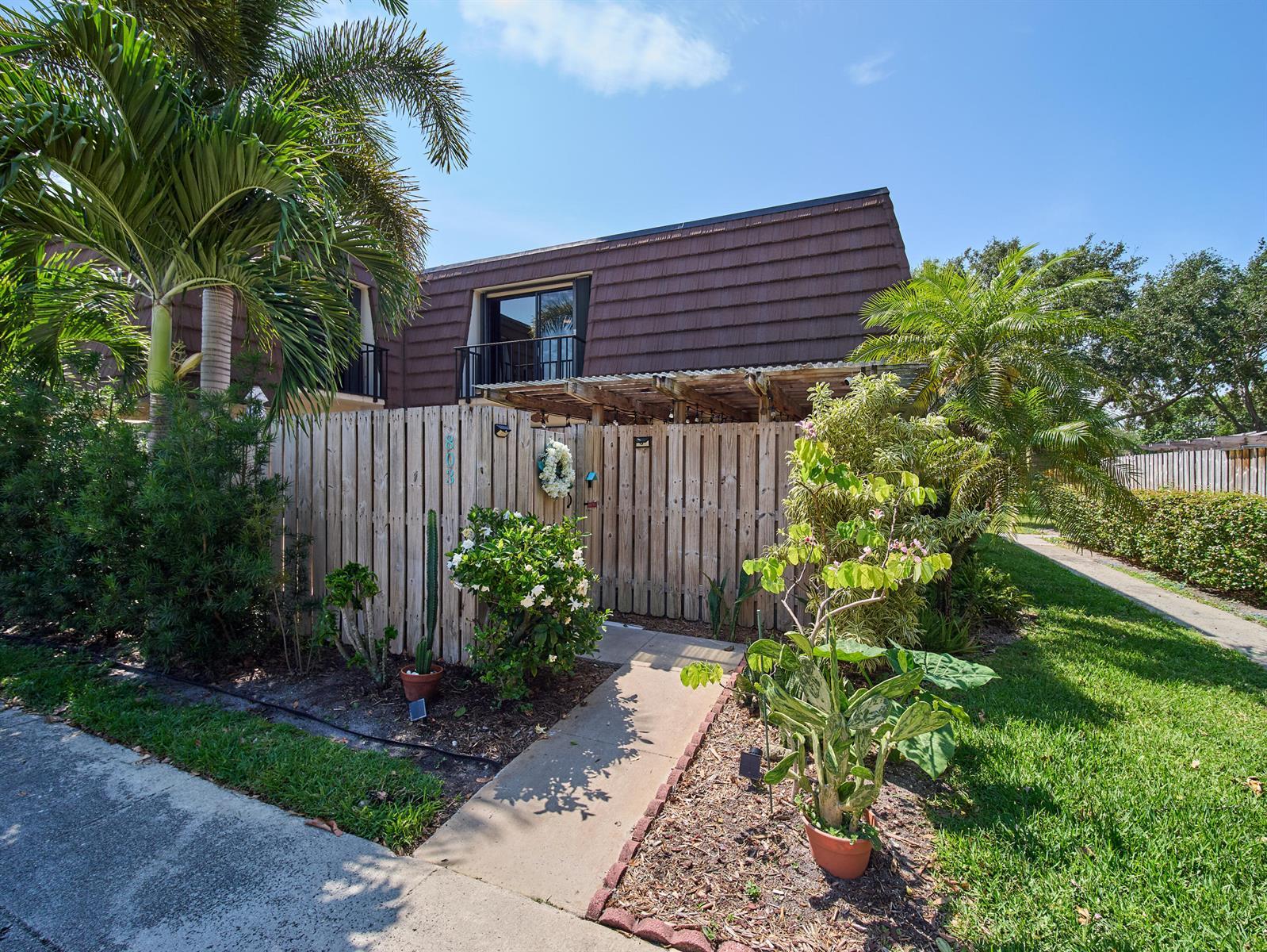 803 8th Lane, Palm Beach Gardens FL 33418