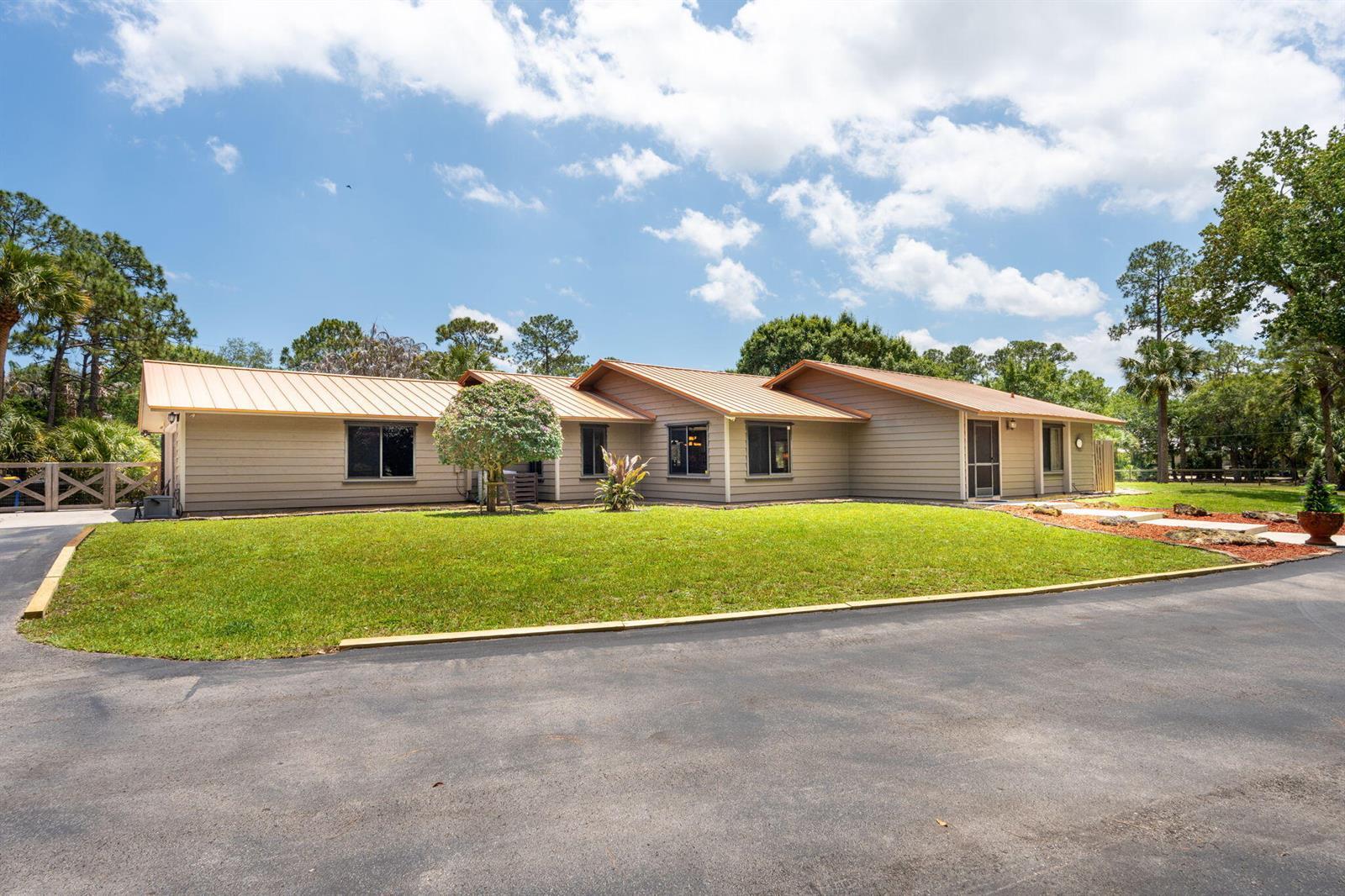 11001 SW Hawkview Circle, Stuart FL 34997 photo 2