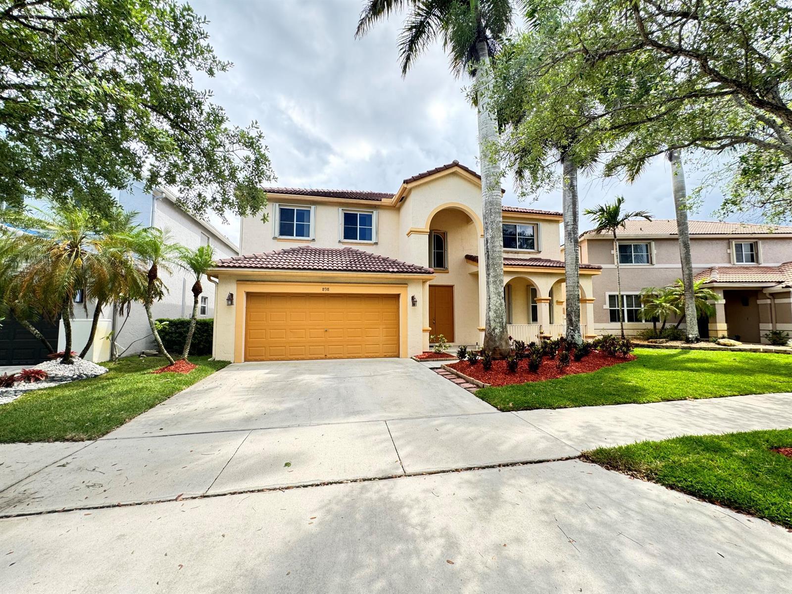 898 Tulip Circle, Weston FL 33327