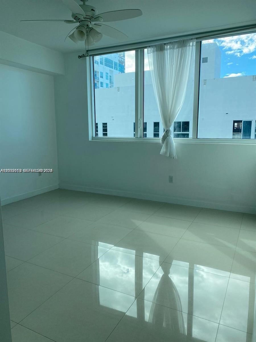 253 NE 2nd St # 3002, Miami FL 33132 photo 4