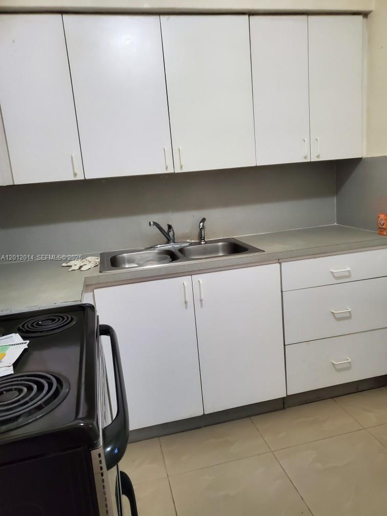 2385 NE 185th St # 1, Miami FL 33180 photo 2