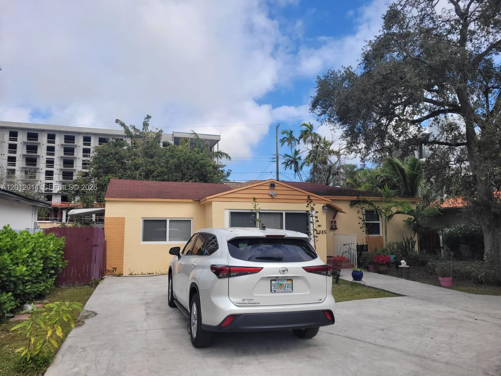 2385 NE 185th St # 1, Miami FL 33180