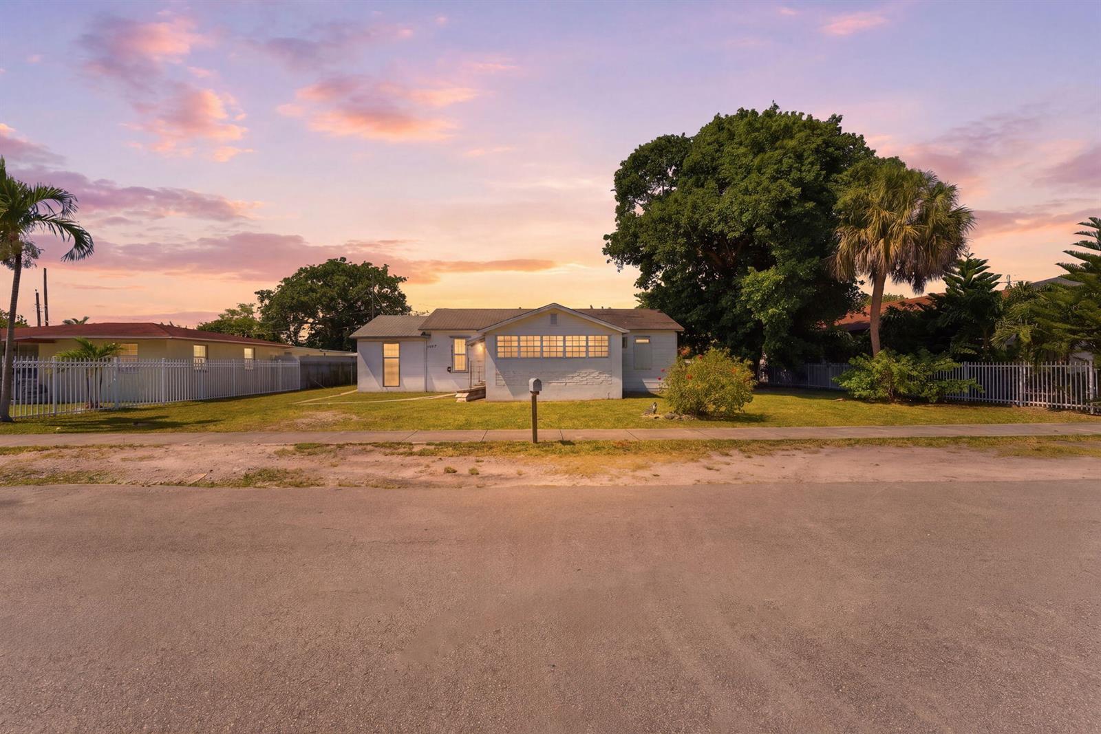 1129 NW 105th Street, Miami FL 33150 photo 3