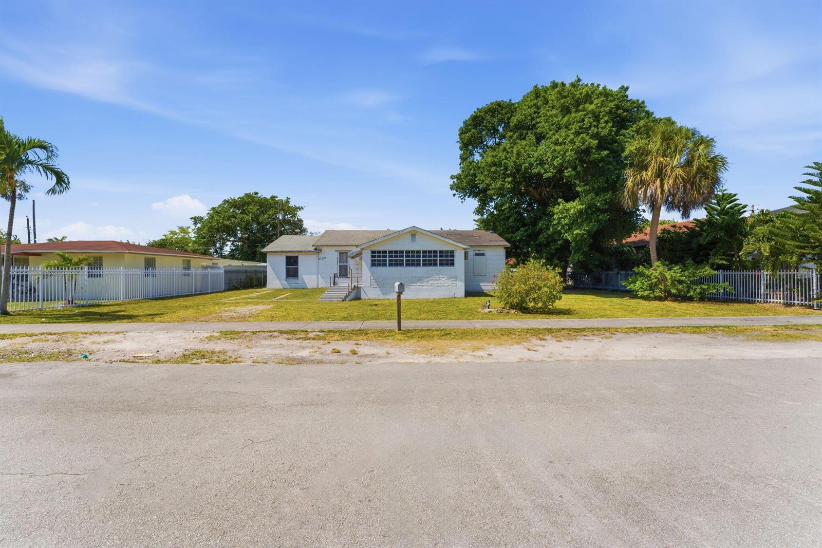 1129 NW 105th Street, Miami FL 33150 photo 4