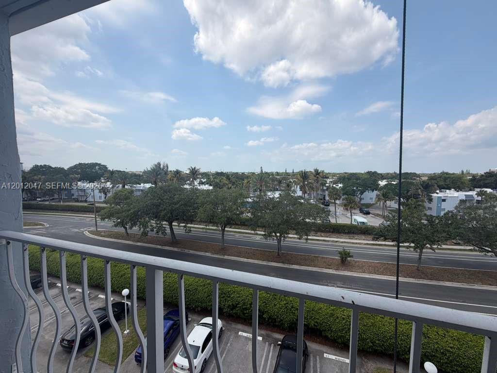 500 Executive Center Dr # 5C, West Palm Beach FL 33401