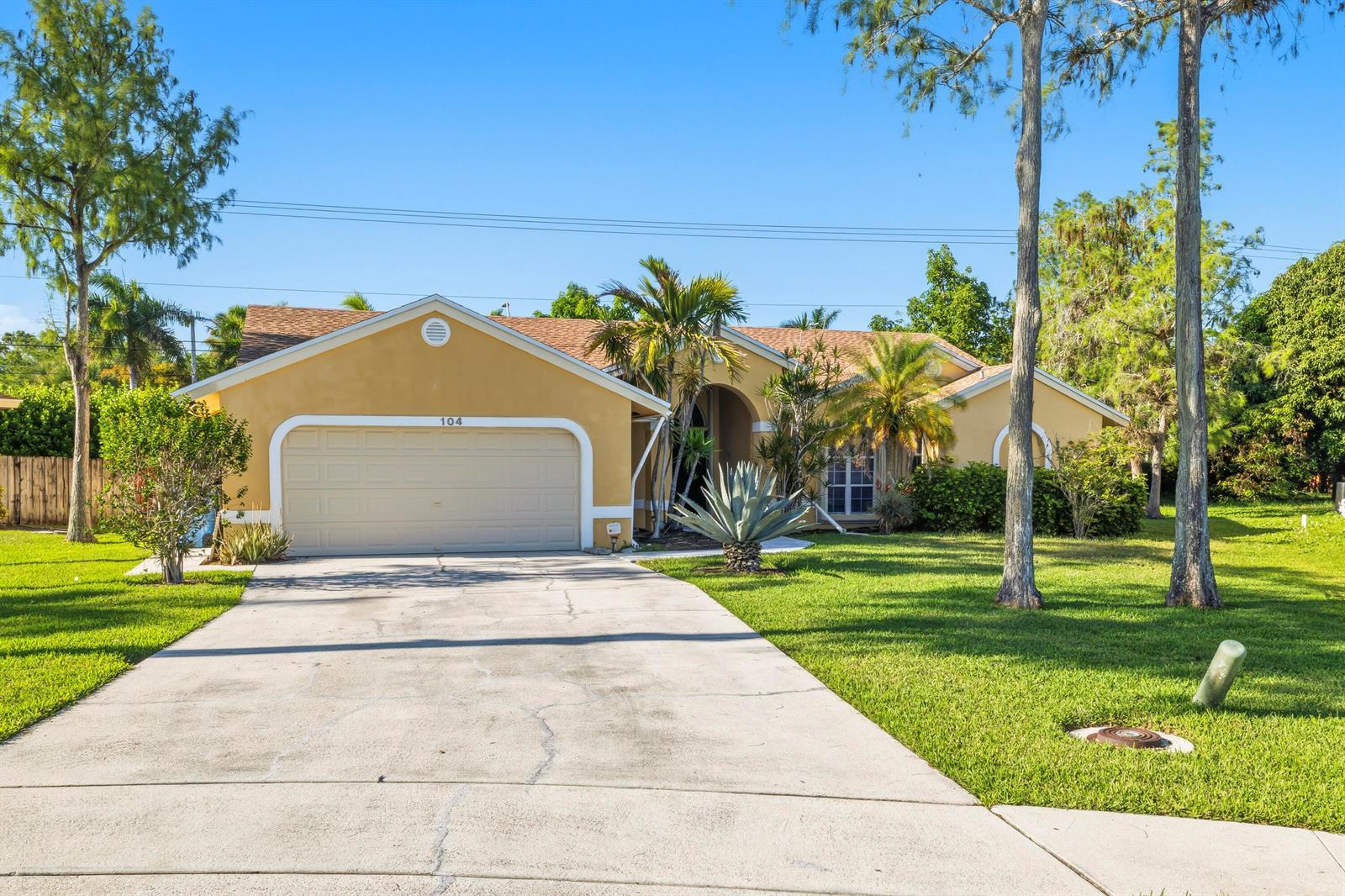 104 Oxford Court, Royal Palm Beach FL 33411 photo 2
