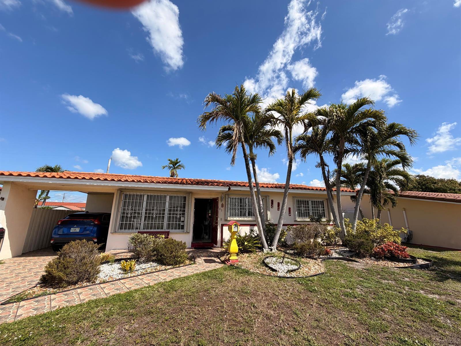 743 W 55th Place, Hialeah FL 33012