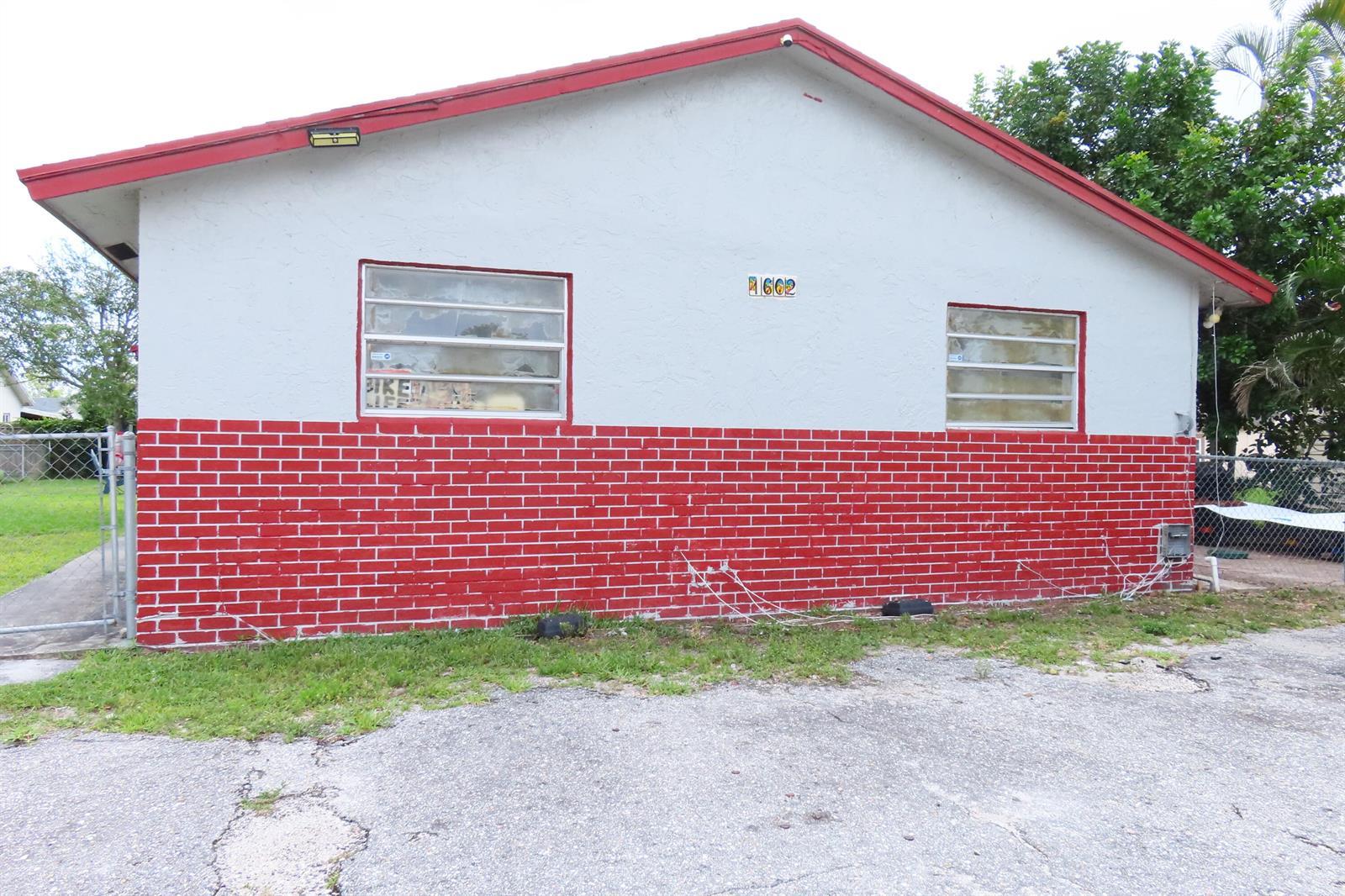 1602 Meridian Road, West Palm Beach FL 33417 photo 2