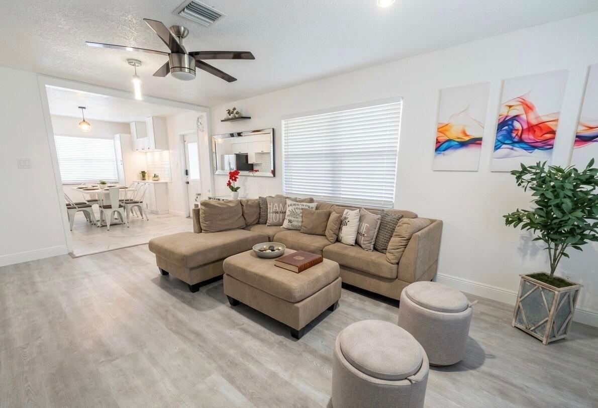 1524 N Victoria Park Road, Fort Lauderdale FL 33304