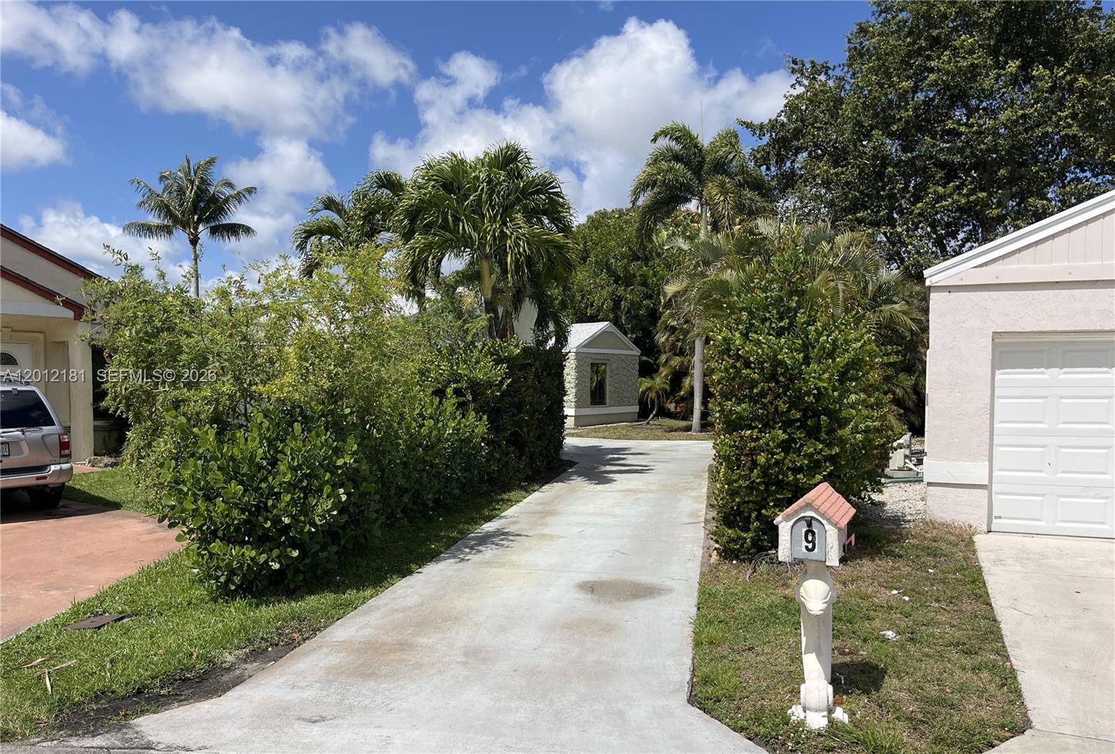 9 Beckley Pl, Boynton Beach FL 33426 photo 2