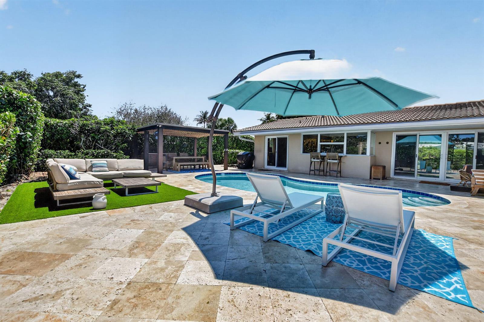 424 SW 7th Way, Boca Raton FL 33486