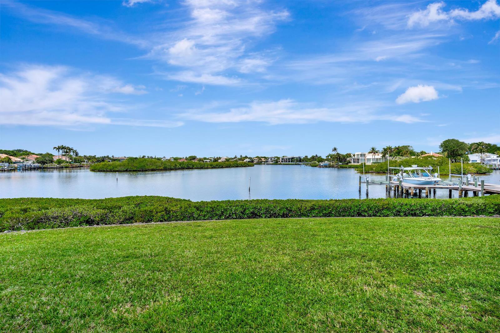 2704 Captains Way, Jupiter FL 33477 photo 2