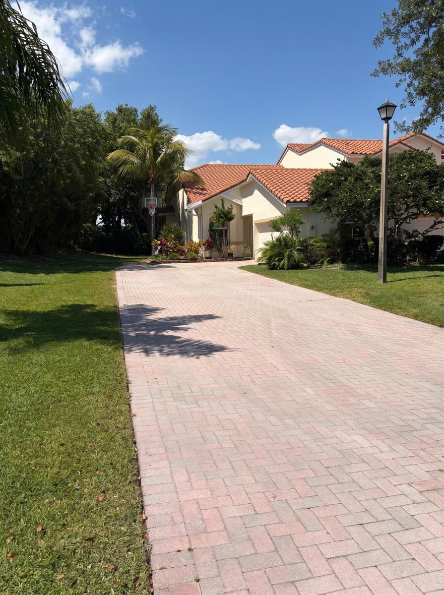 521 W Palm Aire Drive, Pompano Beach FL 33069 photo 3