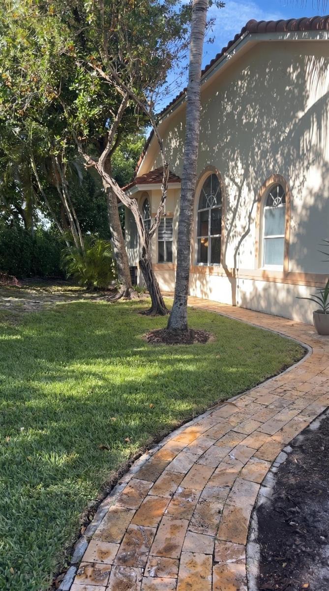 521 W Palm Aire Drive, Pompano Beach FL 33069 photo 4