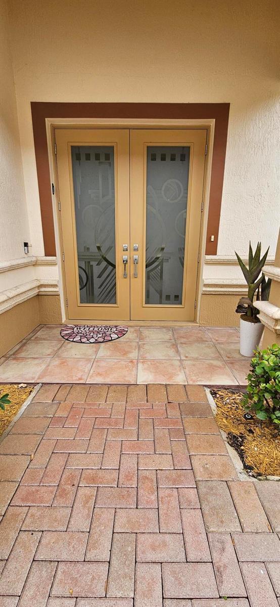 16117 Emerald Estates Drive, Weston FL 33331 photo 2