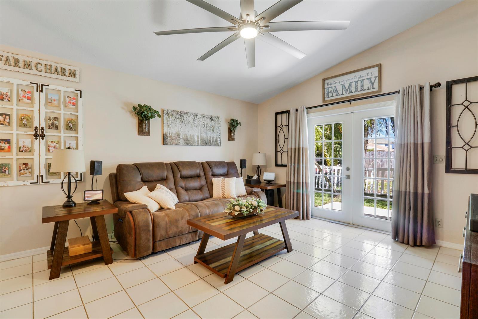 1437 Dandelion Lane, West Palm Beach FL 33415 photo 5