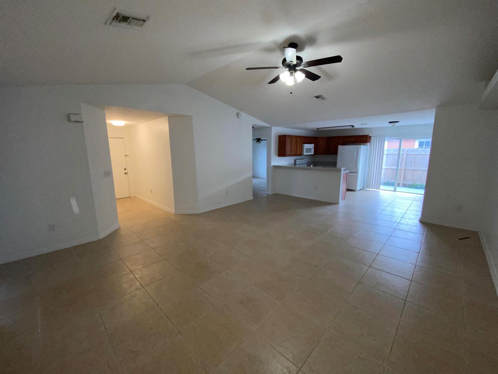 618 NE 1st Street # B, Boynton Beach FL 33435 photo 4