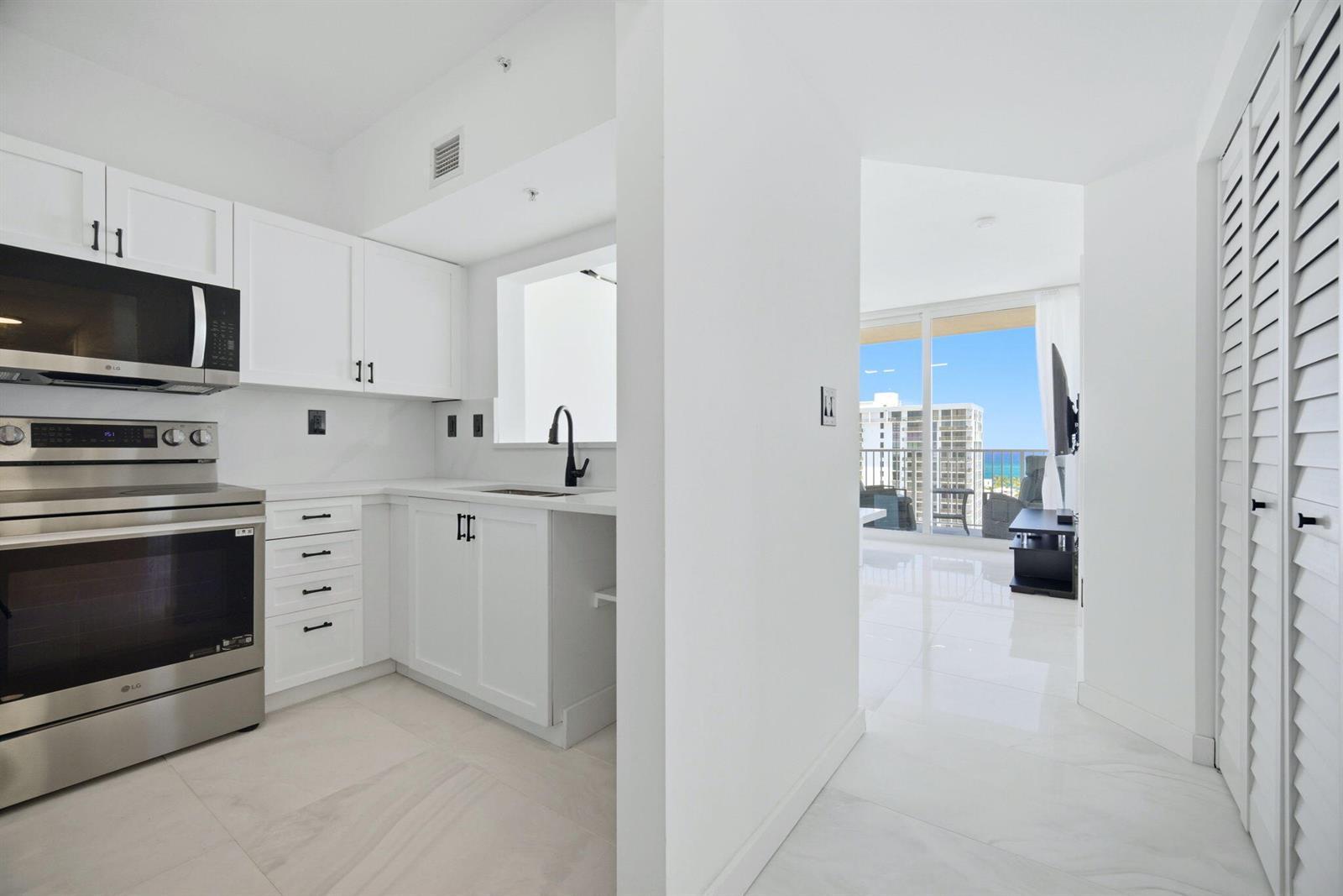 3020 NE 32nd Avenue # 1407, Fort Lauderdale FL 33308 photo 2