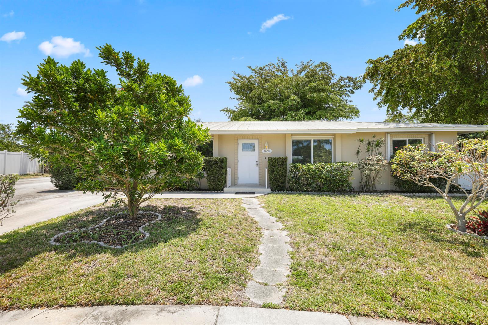 1720 SW 10th Street, Boca Raton FL 33486