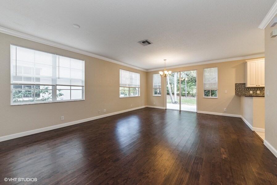 623 Castle Drive, Palm Beach Gardens FL 33410 photo 2
