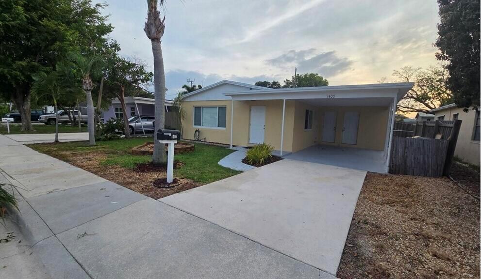 1405 N J Terrace, FL 33460