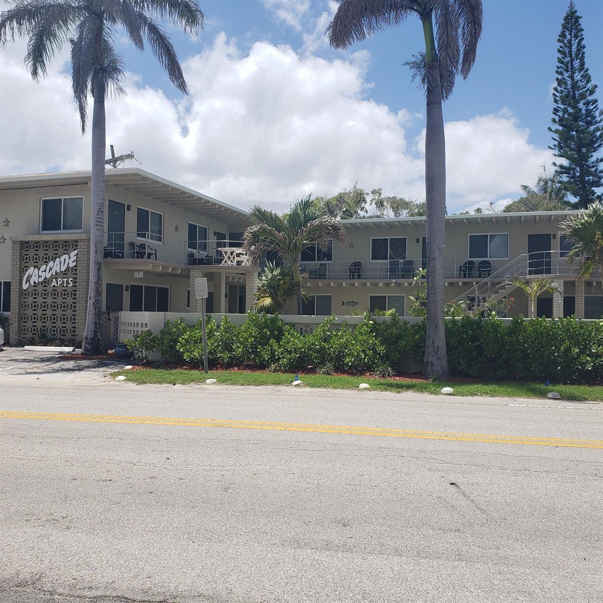 100 Cascade Lane # 3, Palm Beach Shores FL 33404