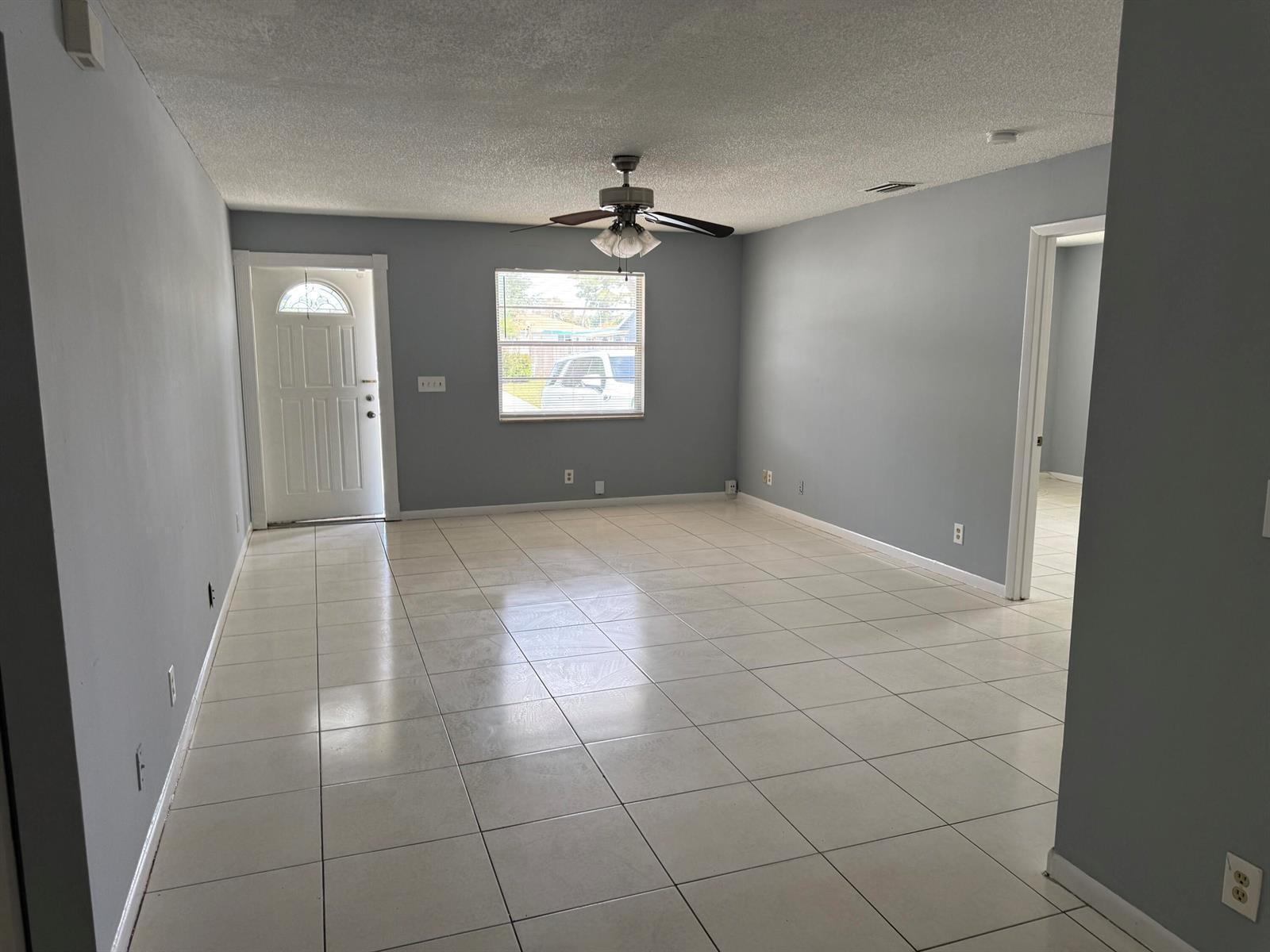 2519 Griffin Square, FL 33406 photo 2