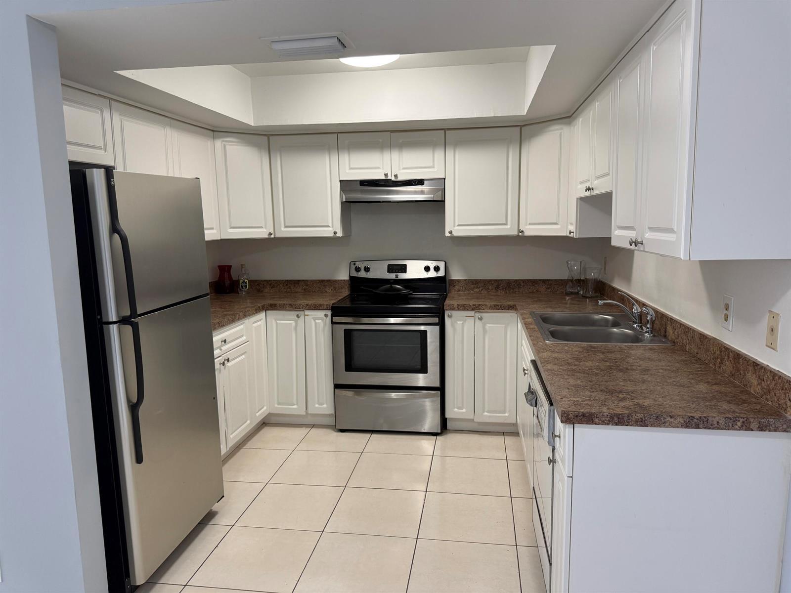 2519 Griffin Square, FL 33406