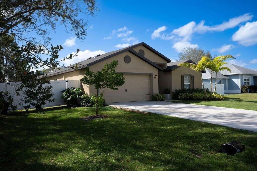 414 SW Dahled Avenue, Port St. Lucie FL 34953 photo 2