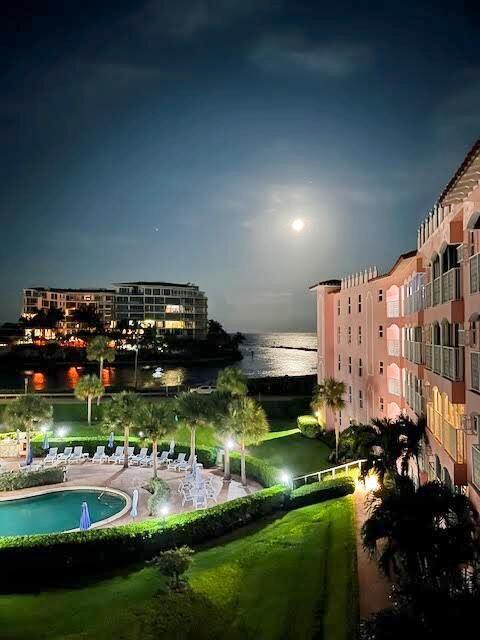 1040 Banyan Road # 401c, Boca Raton FL 33432