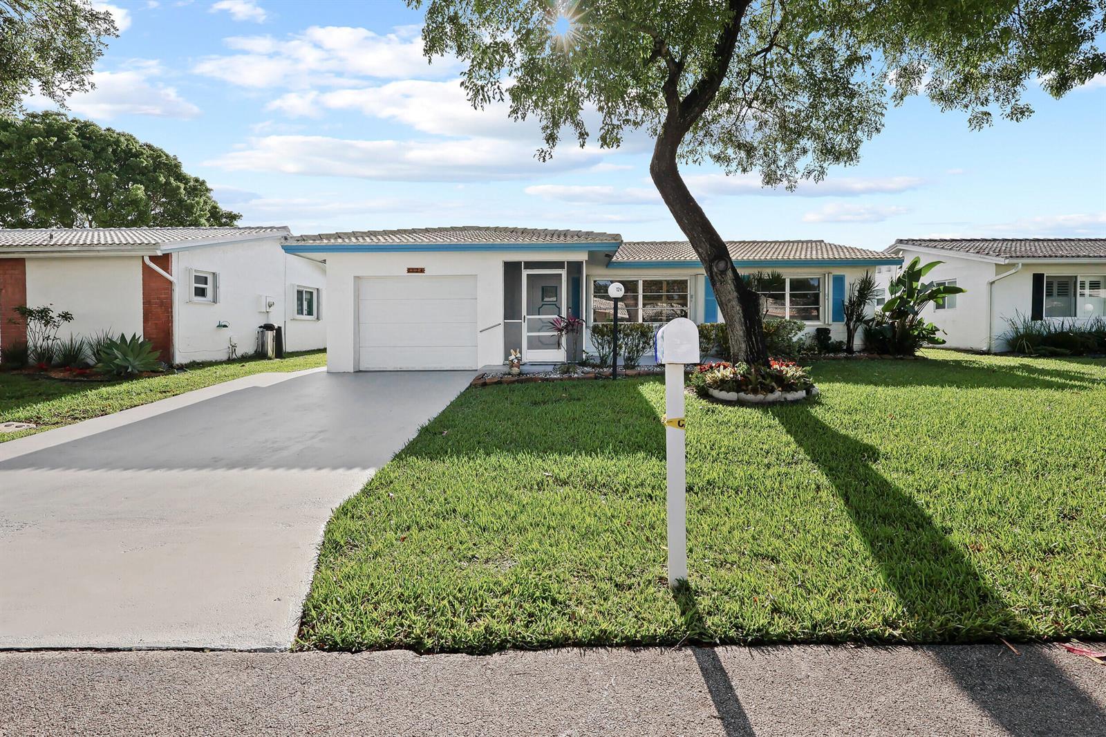 1124 NW 90th Way, Plantation FL 33322